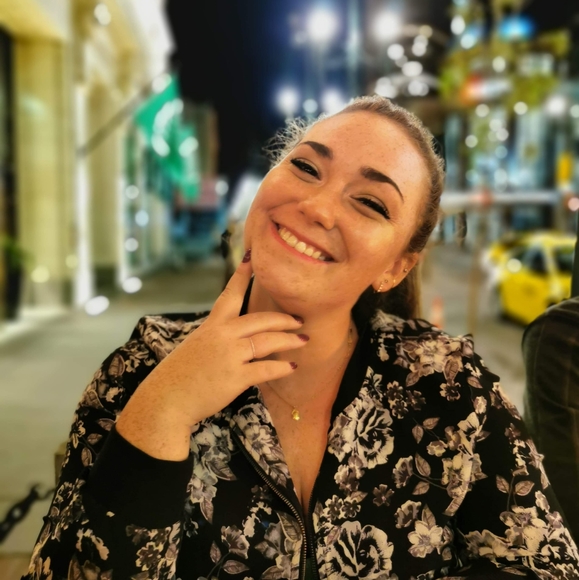 Meet your Posher, Breanna - Picture 4 of 12